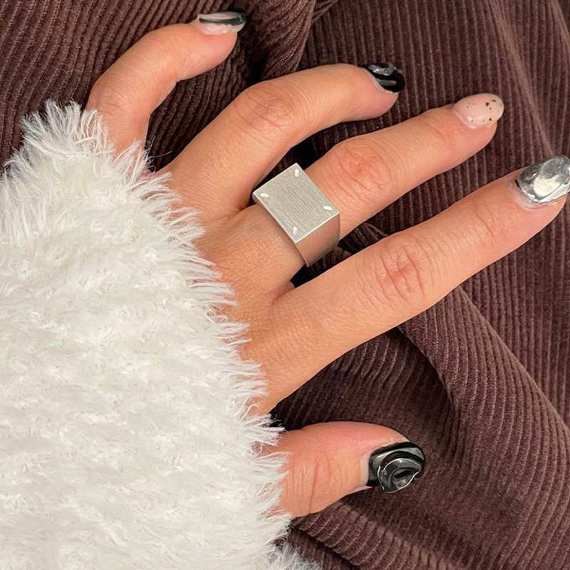 European and American Women's Geometric Three-Dimensional Hip-Hop Disco Square Ring