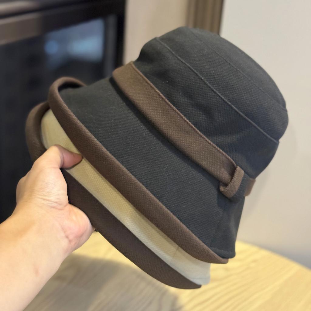 Korean Style Fashionable Casual and Versatile Mother's Basin Hat To Keep Warm and High End Showing A Small Face