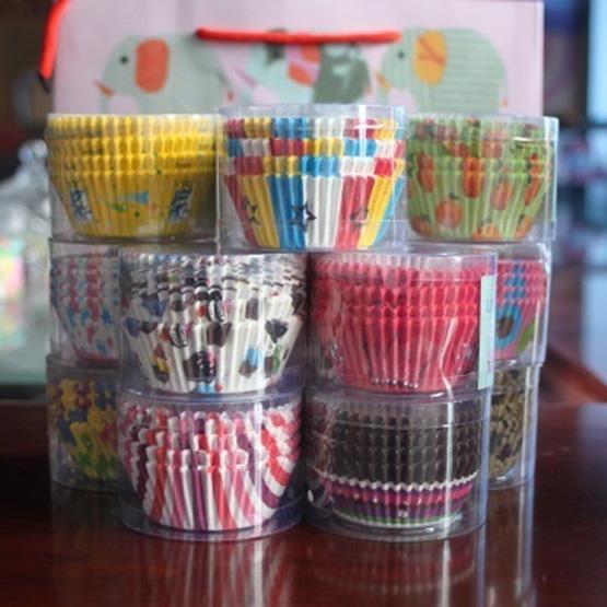 Bunte Muffin-Kuchen-Cupcake-Backförmchen-Hülle-Werkzeug(100 Stück haben alle die gleiche Farbe)100pcs / set