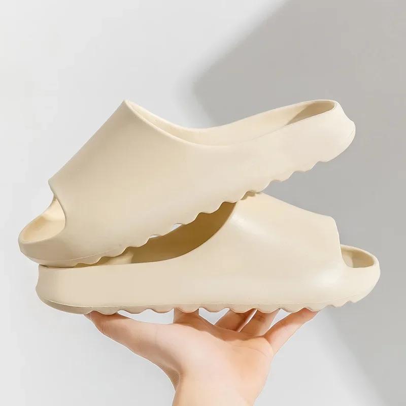Pantoufles de mode pour hommes et femmes Nouvelles semelles épaisses EVA brillantes Noix de coco Intérieur Maison Résistant à l'usure Extérieur Antidérapant Chaussures pour enfants