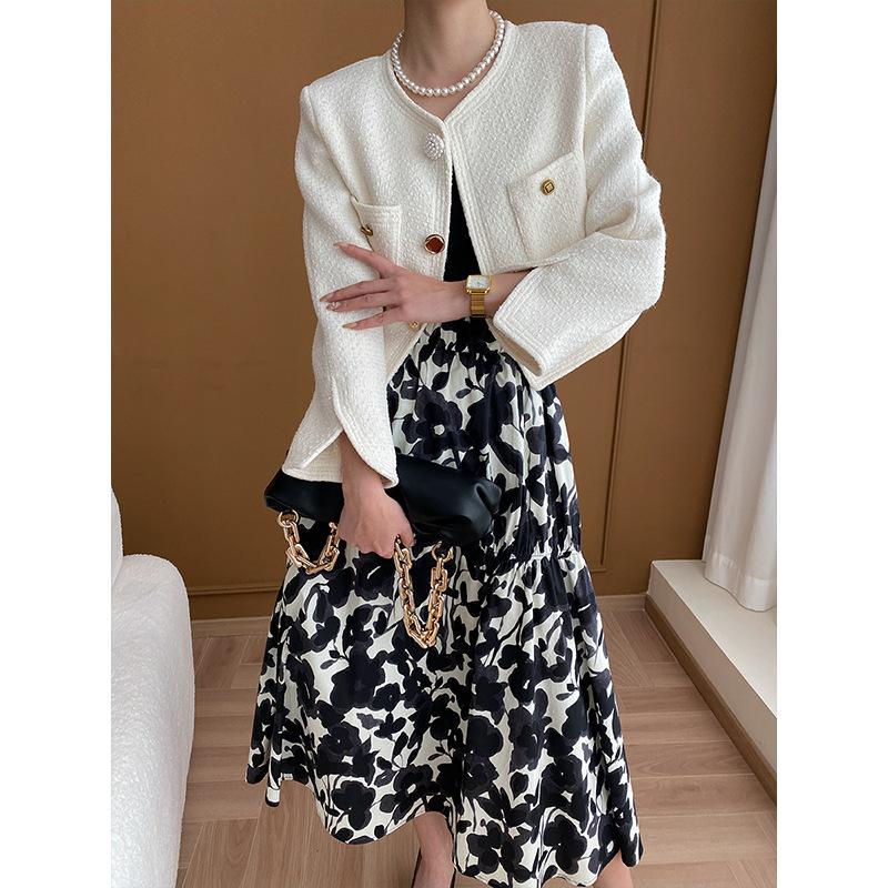 

Художественное чувство разнородных пуговиц, круглый вырез, квадратное плечо, маленькая ароматная ветровка, модели ранней весны L белый