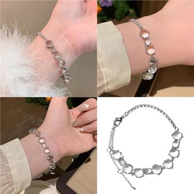 Sophisticated Beaded Hand Chain Crystal Sparkling Bracelet Chain Bracelet Suitable for Stylish Accessory Lovers