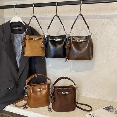 Women’s High-End Retro Bucket Bag - Autumn/Winter 2025 Crossbody Shoulder Bag with Trendy Lock Design