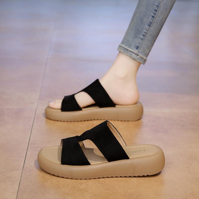 2025 Summer New Soft Leather Thick-soled Non-slip Comfortable Cool Slippers Women Wear Retro Versatile Soft-soled Beach Shoes