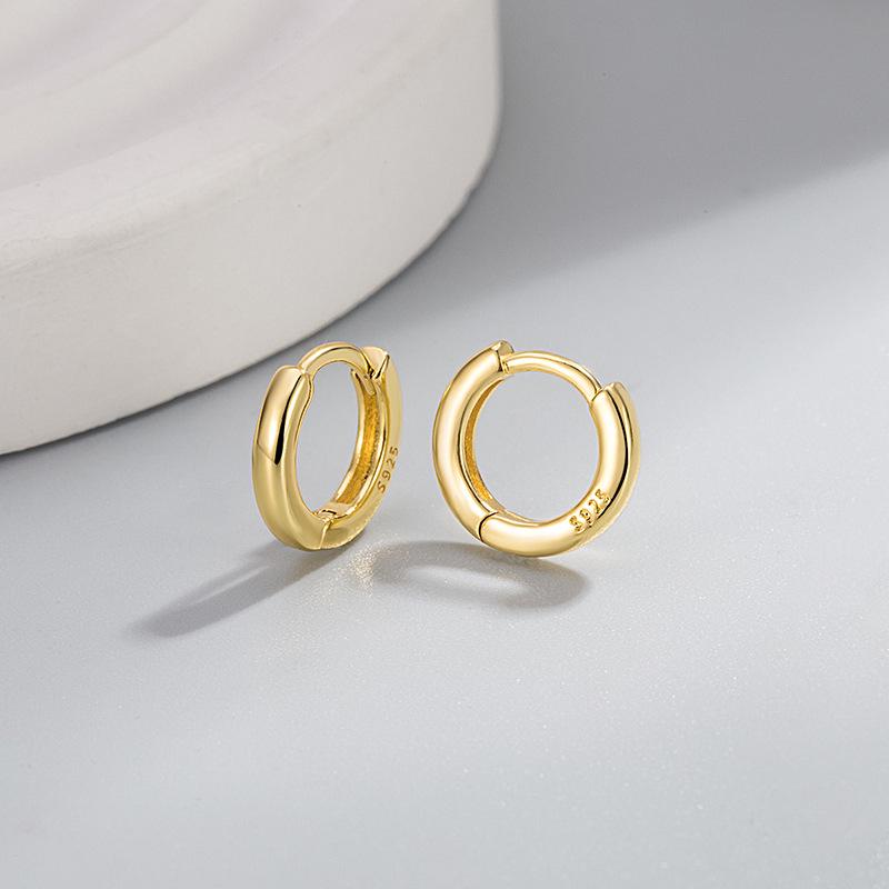 Minimalist Unisex 18K Gold Plated Hoop Ear Cuffs – Elegant and High-Quality Fashion Jewelry.