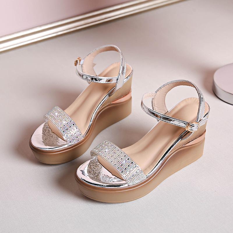 Rhinestone one-word buckle with wedge heel sandals women's 2025 summer new versatile beach shoes open-toed platform super high heels