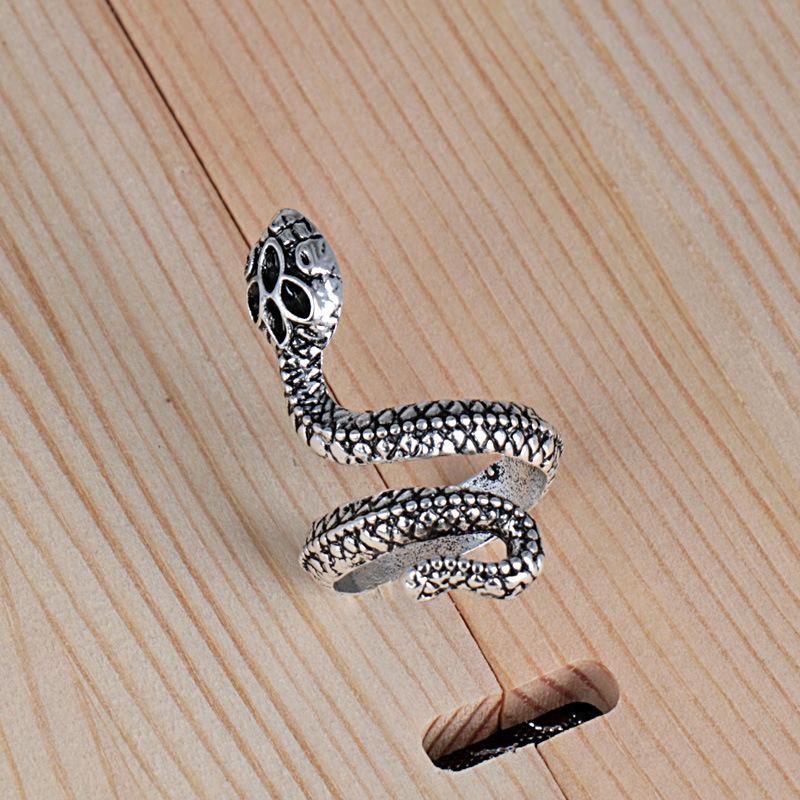Men's Trendy Simple Single Ring Retro Domineering Snake Food Ring