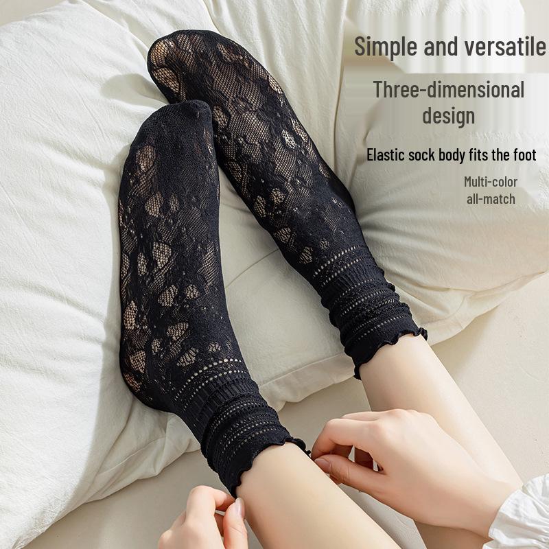 Chaussettes d'été blanches pour femmes avec bordure en dentelle respirante: Style mi-mollet froncé avec bordure à volants et design en maille