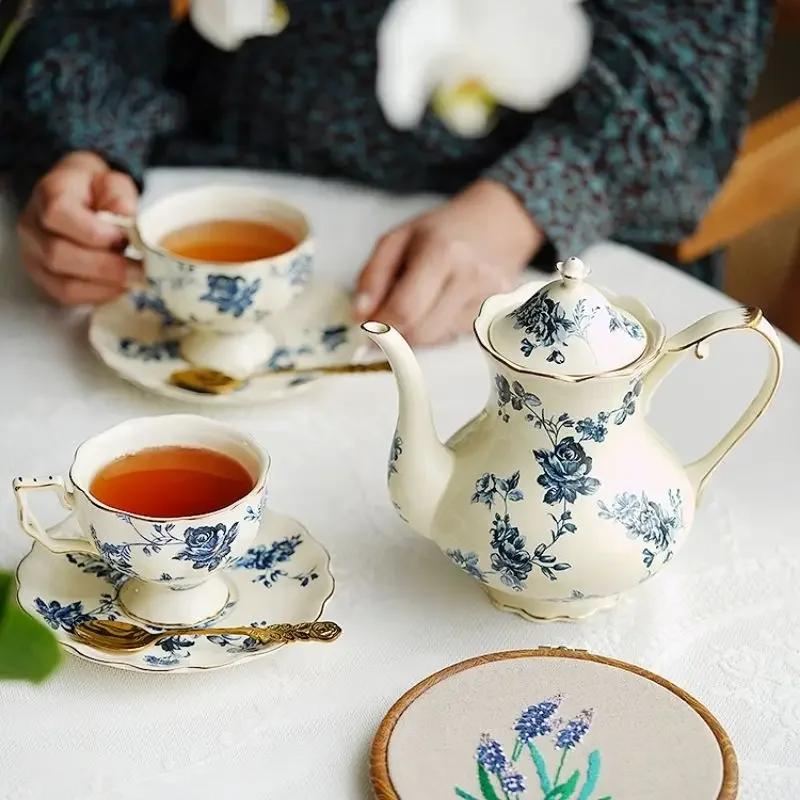 Evropská Bone China Čajová sada Anglický odpolední čajový set Čajová konvice Vysoce kvalitní porcelánová konvice na kávu