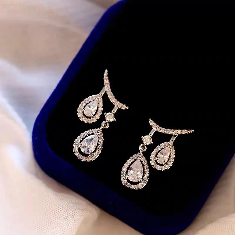 Atmospheric Earrings Women'S Design High-End Earrings Year-Old Niche Earrings Light Luxury Water Drop Earrings Light Luxury Versatile Temperament