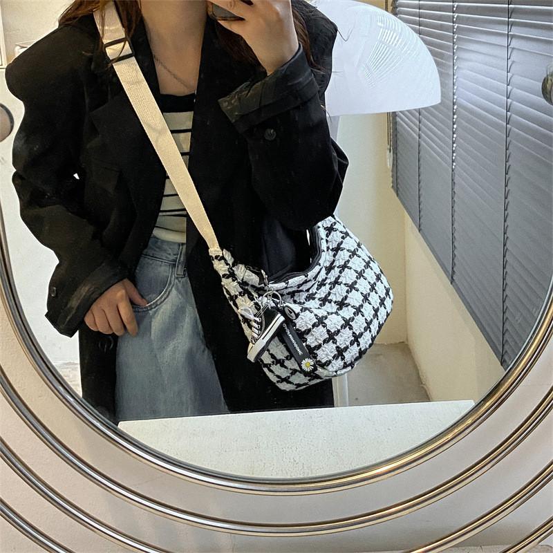 Stylish Urban Chic Plaid Pattern Woolen Crossbody Bag For Women In Black Or White