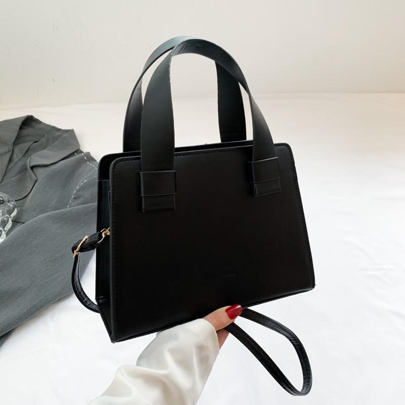 Trendy Women's Shoulder Bag With Inner Phone Pocket And Zipper Closure