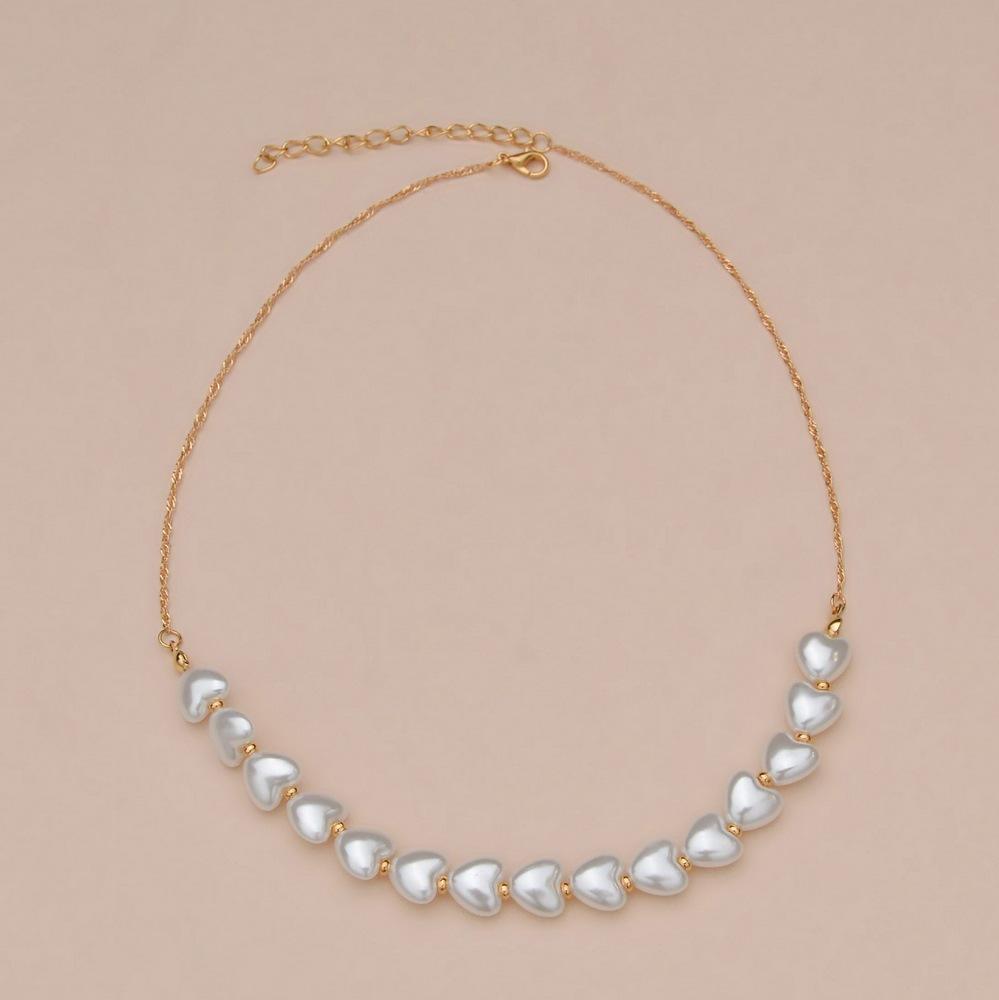 Elegant temperament peach heart imitation pearl necklace short necklace accessories spot
