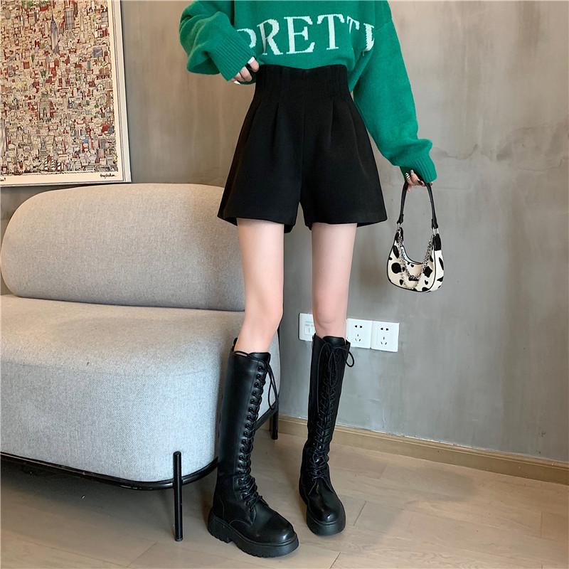 Women's Black Woolen A-line Wide-leg Plus Size High-waist Slimming Bootcut Casual Shorts