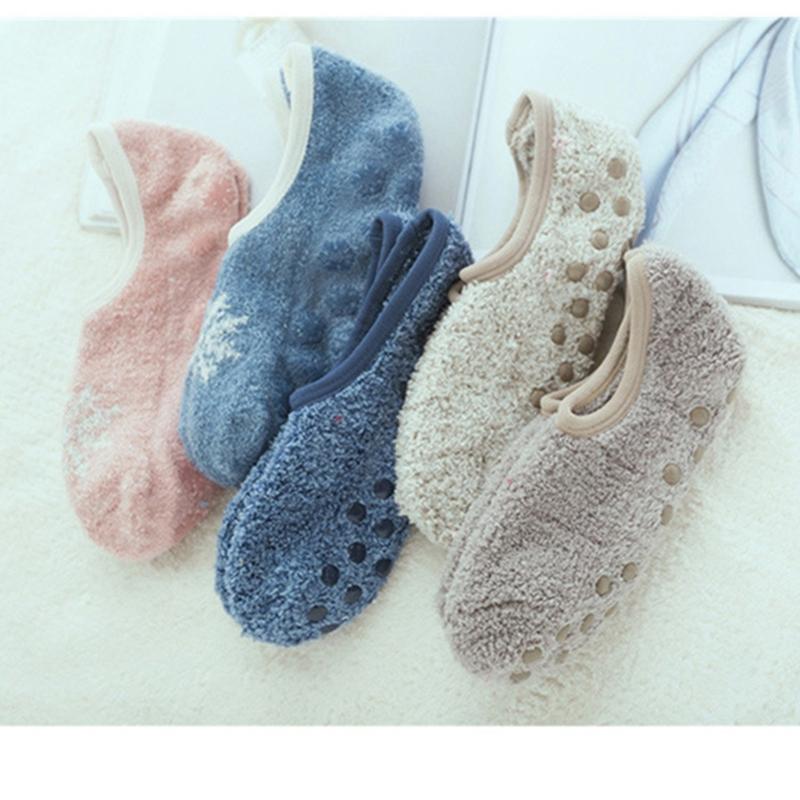 Grip Fuzzy Socks for Women Thick Warm Slipper Socks Soft Fuzzy Hospital Socks with Grip Soft Home Sleeping Socks
