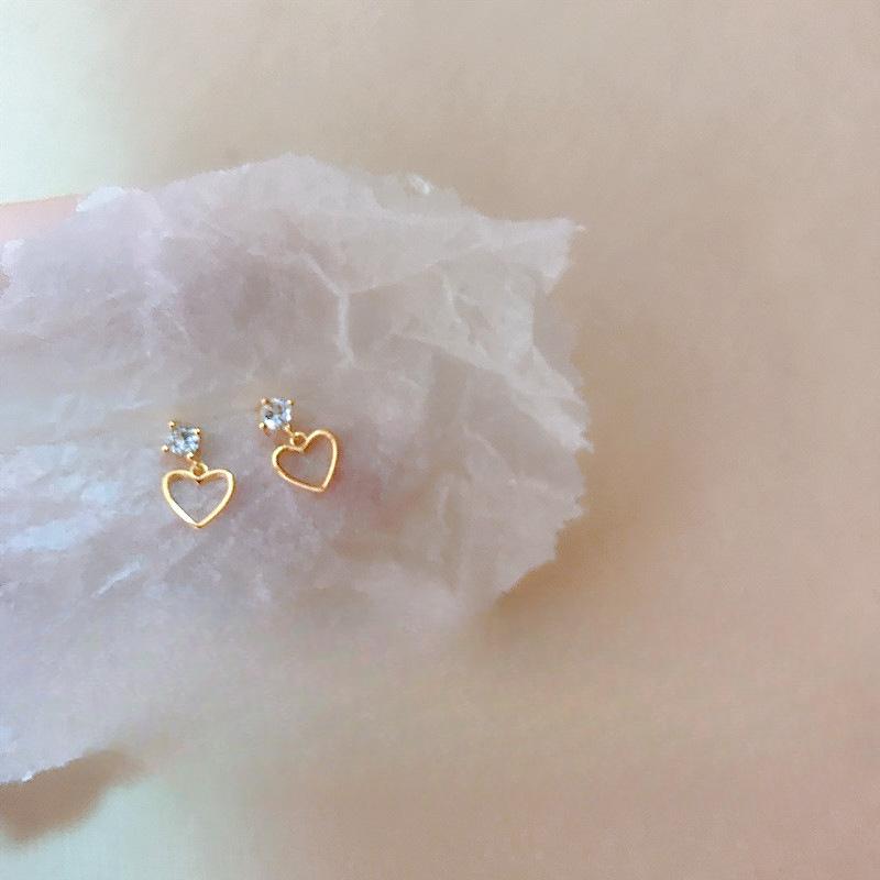 Love Stud Earrings Women's Micro-inlaid Zircon Peach Heart Earrings Simple Hollow Heart Earrings