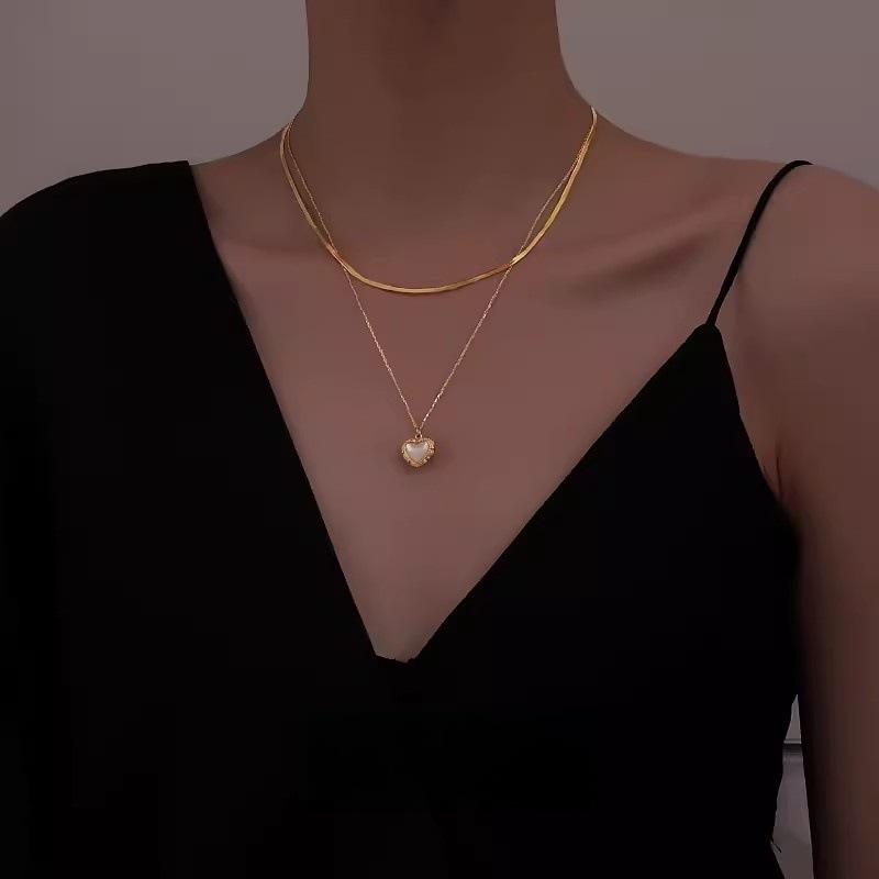 Temperament New Flat Snake Bone Chain Necklace Female Ins Tide Cold Wind Personality Retro Collarbone Neck Chain