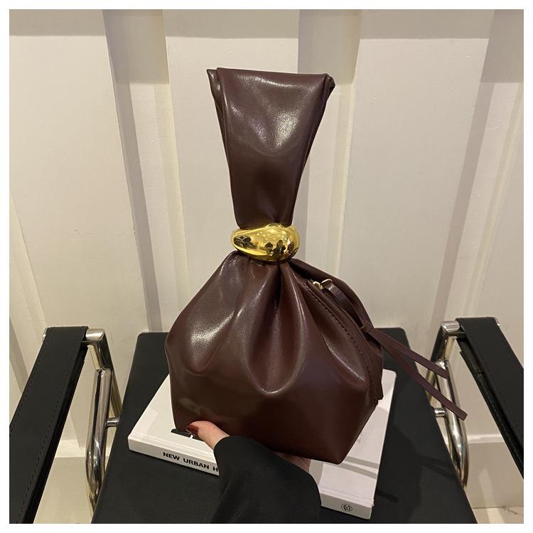 Retro Pleated Women's Bucket Bag: Large Capacity, Fashionable, Aesthetic, Unique Design