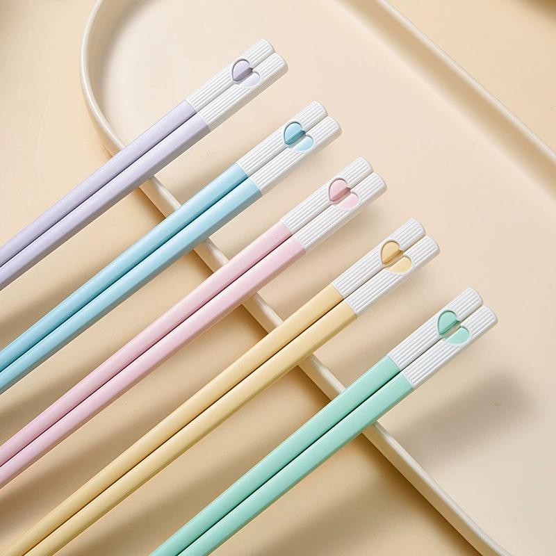 5 Paare Rutschfeste Bunte Japanische Chinesische Essstäbchen Sushi-Stäbchen Wiederverwendbares Koreanisches Essstäbchen-Set Gesundes Legierungs-Geschirrset