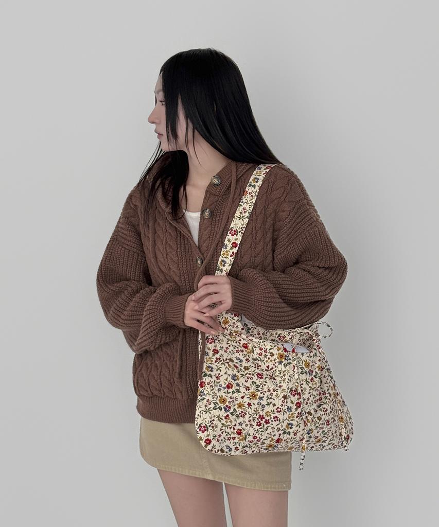 Atil Studio All-Season Oxford Graphic Shoulder Bag _ [Honey Floral]