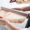 Plastikowy dozownik do folii narzędzia kuchenne przylgnij do żywności nóż do owijania dozownik do folii uchwyt do przechowywania akcesoria kuchenne przylgnij do folii