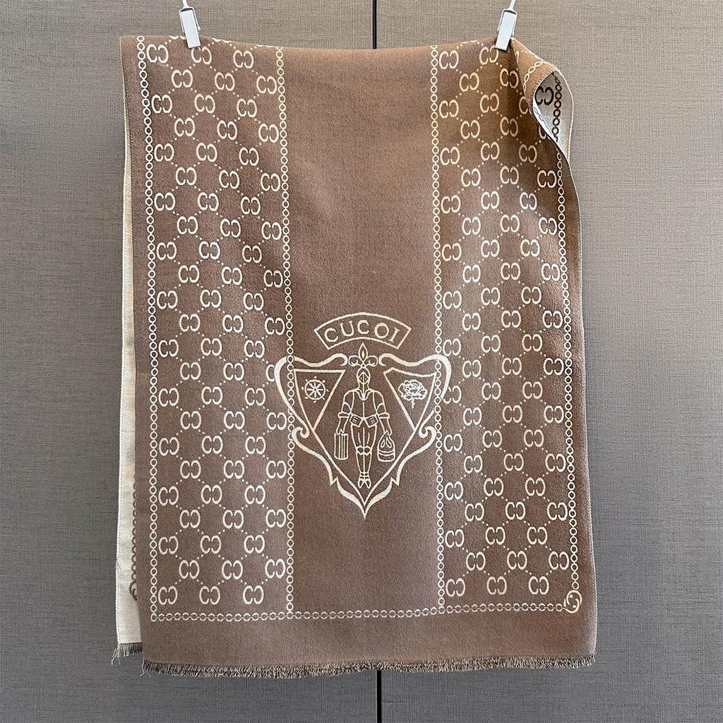 Autumn and winter double C pattern jacquard scarf personalized exquisite portrait badge scarf thickened warm long shawl