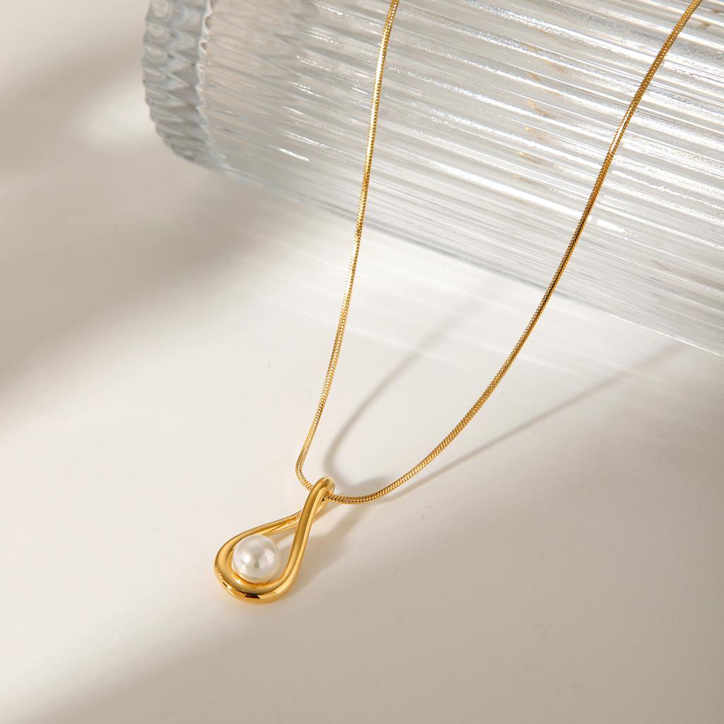 Hollow Teardrop Pearl Pendant Necklace Elegant Titanium Steel Choker