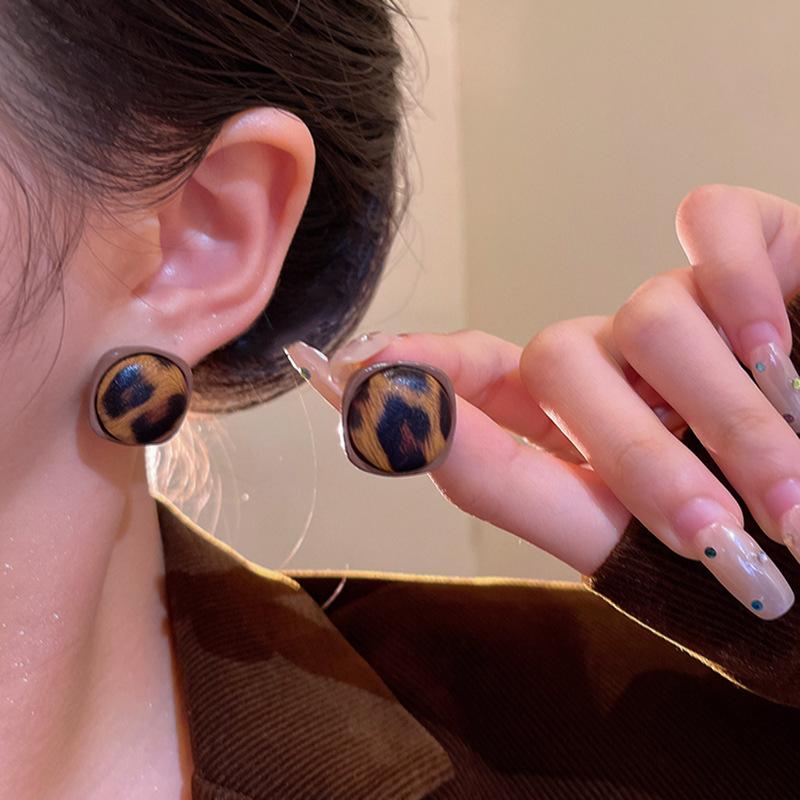 Maillard Yadan style square leopard print earrings women's stud earrings retro light luxury design earrings