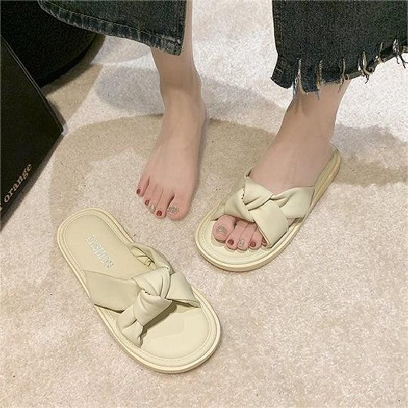

Stepping on shit soft-soled slippers for women s summer wear 2025 new non-slip bathing versatile casual beach cool slippers 40