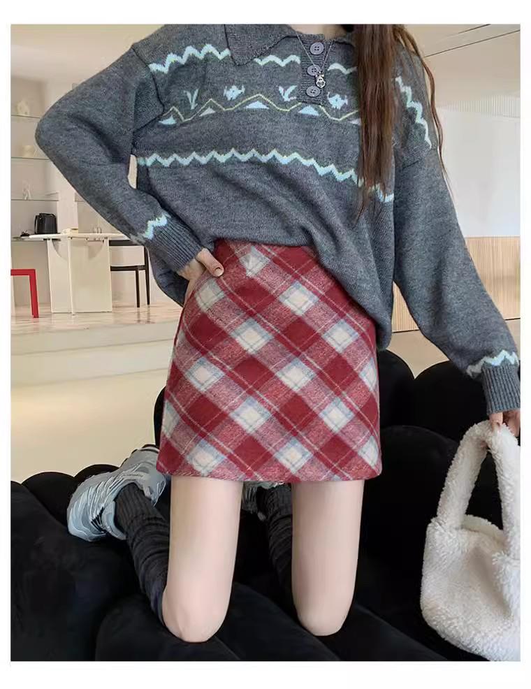 Plaid Woolen High-Waist A-Line Hip-Hugging Skirt - New Women's Collection for Early Autumn/Winter 2026