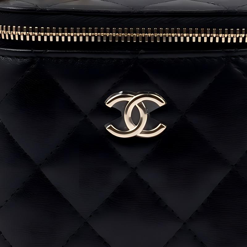 Chanel Diamond-Pattern Pearl Leather With Chain And Mirror Sheepskin Messenger Bag Regular Women'S Black