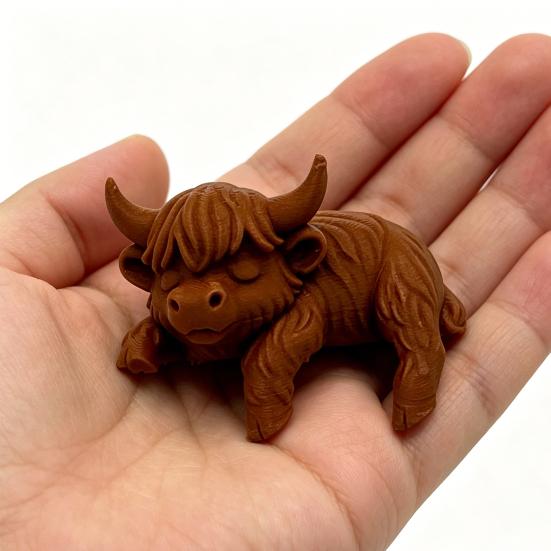 Cute Highland Cow Monitor Statue 3D Printed Farm Cow Screen Topper Figurine Funny Computer Monitor Accessories for Home Office Shelf Decor