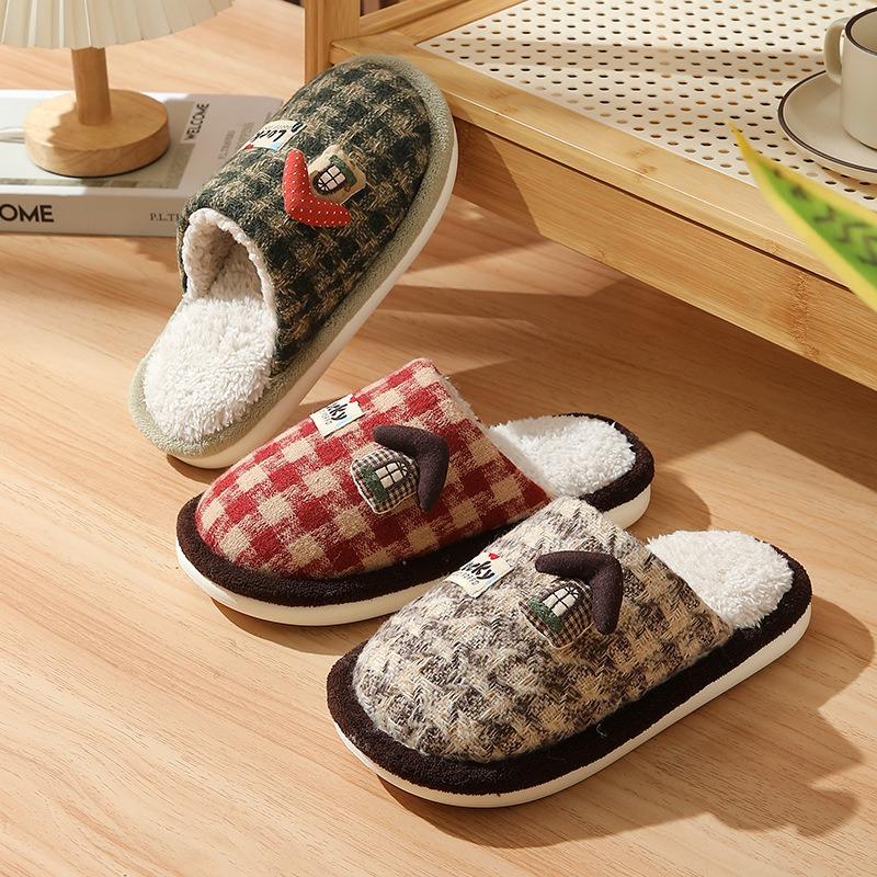 New cotton slippers women's winter home use cute cartoon hut simple plaid warm non-slip cotton slippers