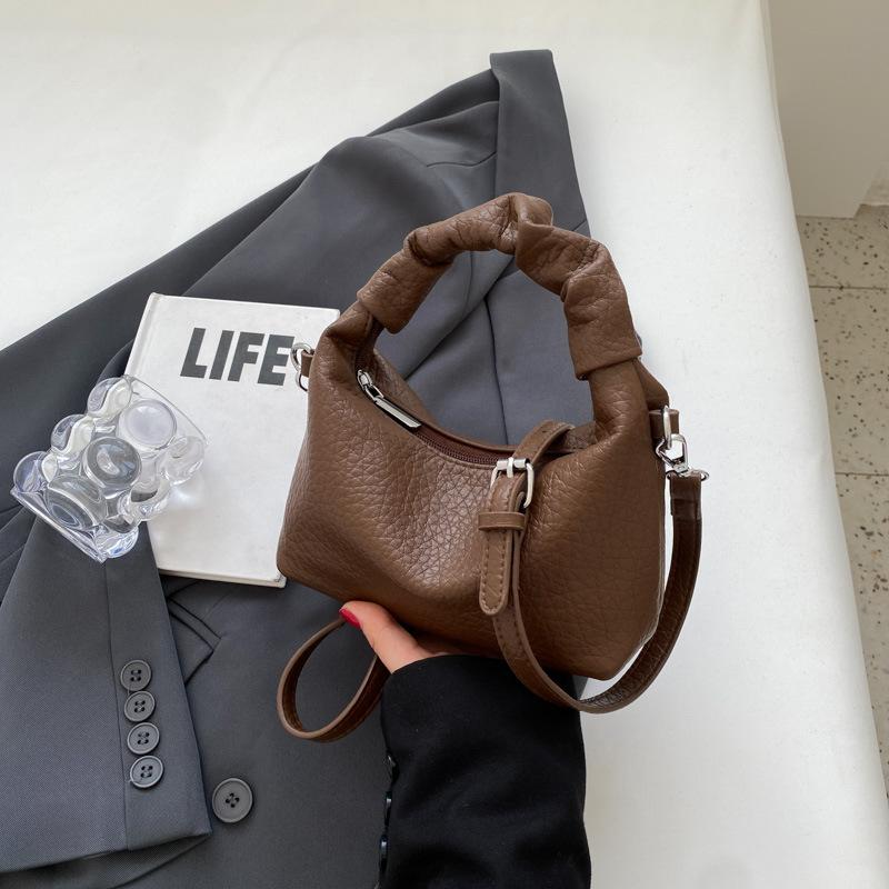 This year's popular underarm bag women's 2024 new spring fashion handbag versatile shoulder dumpling bag messenger bag