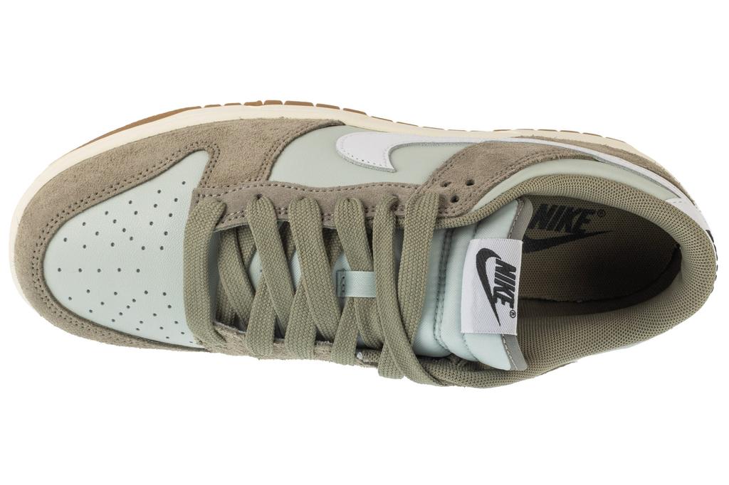 Nike Dunk Low Retro SE, Mens green Sneakers
