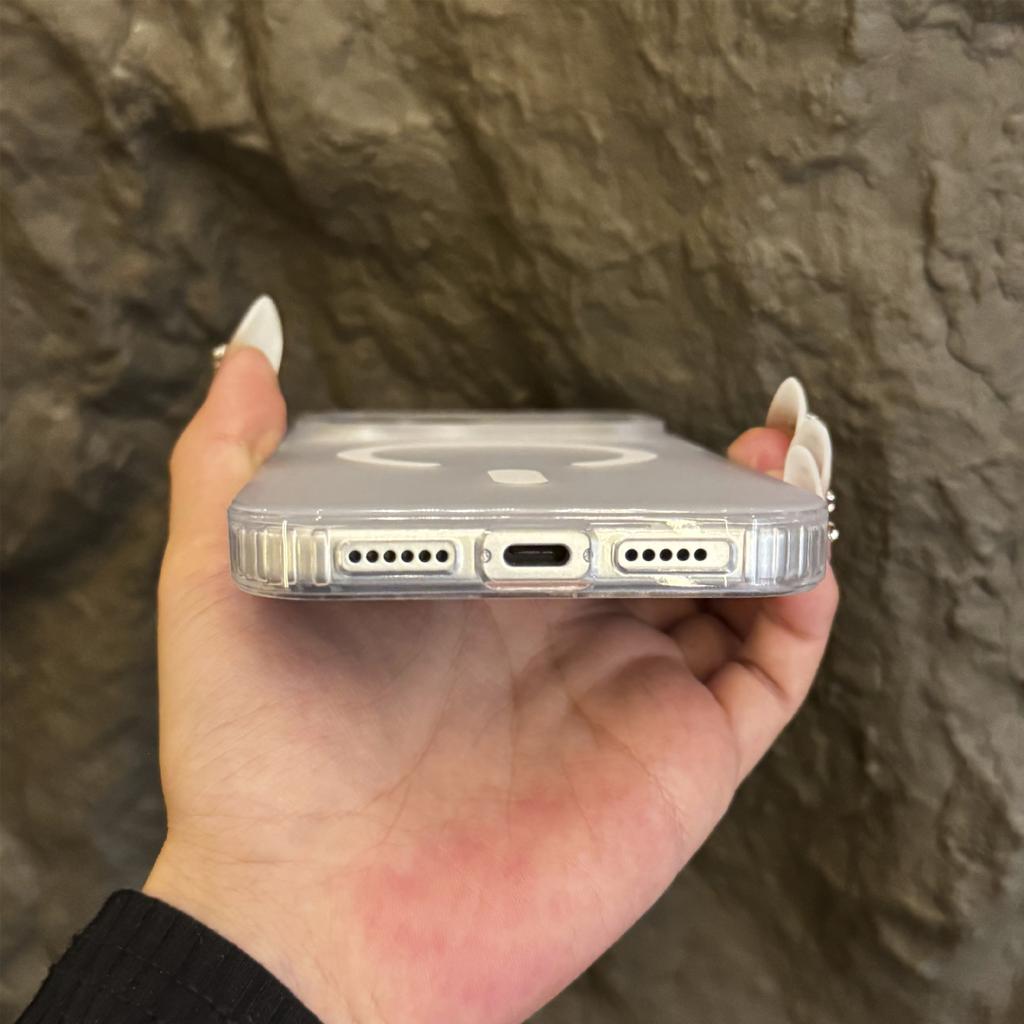 Applicable to iphone17promax magnetic mobile phone case ice mist matte apple 17 simple 17pro transparent case air