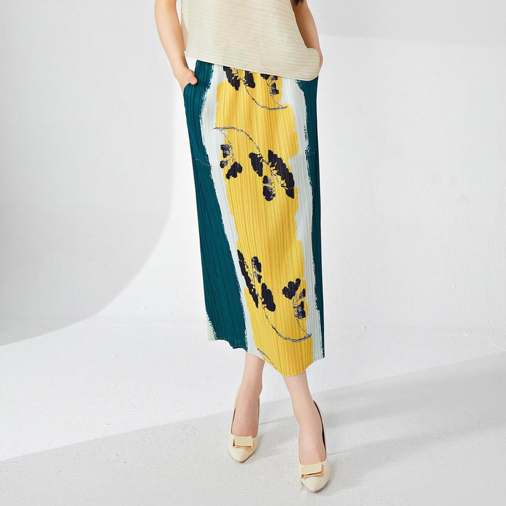 Pleated Print Midi Skirt 2024: High-End Temperament with Back Slit, Versatile Bodycon Design for Women