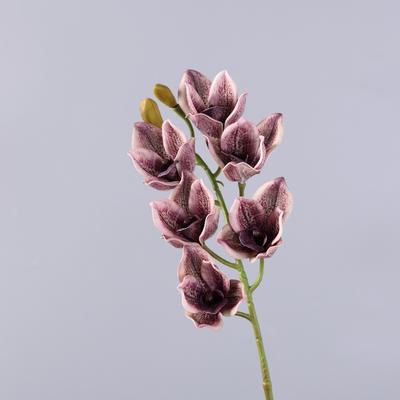 Decoração de casa – Flores e coroas artificiais