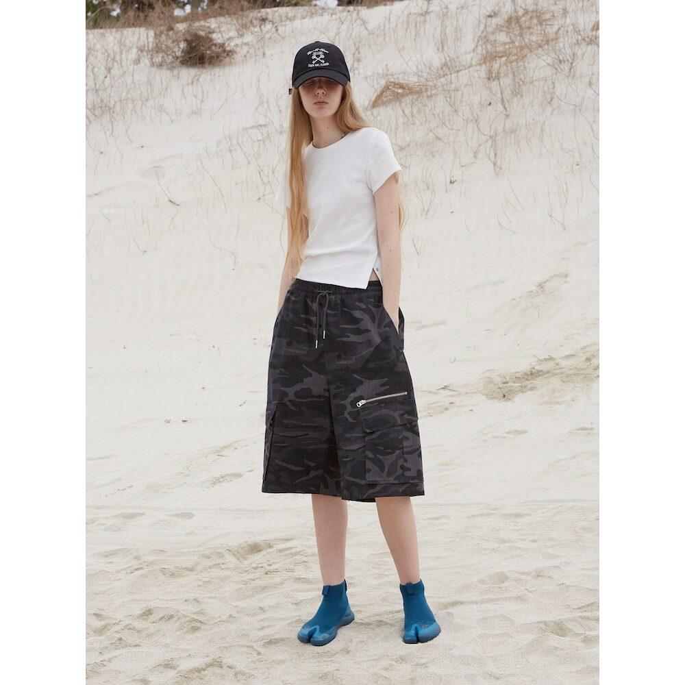 Saendeusaundeu (Unisex) Camouflage Banding Bermuda Shorts Charcoal