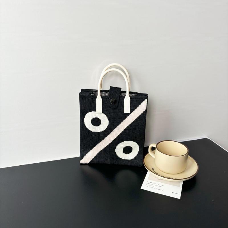 New large-capacity knitted bag, mobile phone bag, niche shoulder messenger bag, high-end, cartoon fashion handbag.