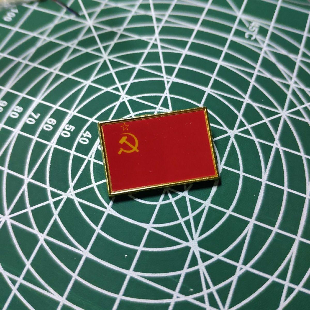 

Брошь с советским флагом ручной работы из цинкового сплава, покрытая ПВХ, брошь в старом стиле, чтобы предотвратить выпадение металла с золотой кромкой Soviet