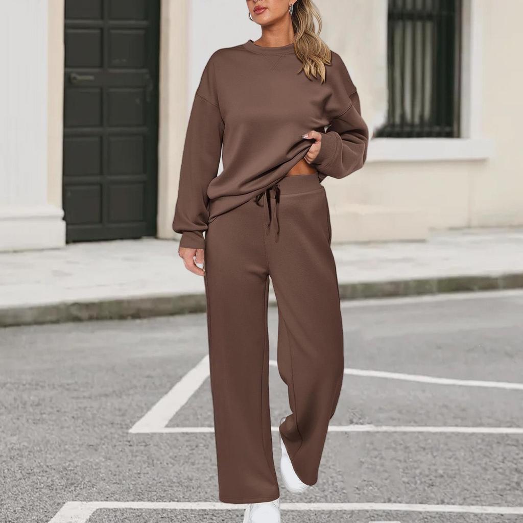 European-Americana Knit Women's Two-Piece: Long-Sleeve Top & Wide-Leg Pocketed Sweatpants