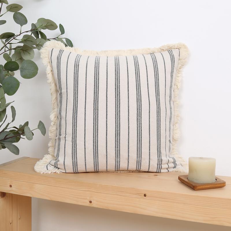 1Pc Striped Jacquard Throw Pillow Case, Retro Geometric Cushion Case with Tassels, Room Decor Party Decor, No Pillow Insert