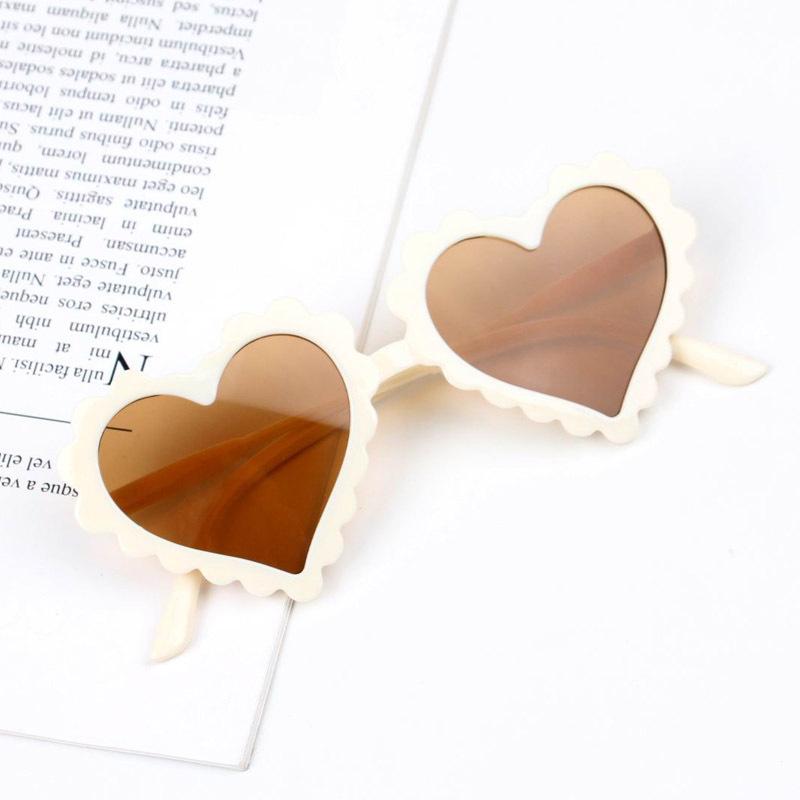 

Классические солнцезащитные очки для девочек и мальчиков, детские солнцезащитные очки с милым сердечком, детские летние уличные милые индивидуальные солнцезащитные очки для уличной съемки 0-10 Years old