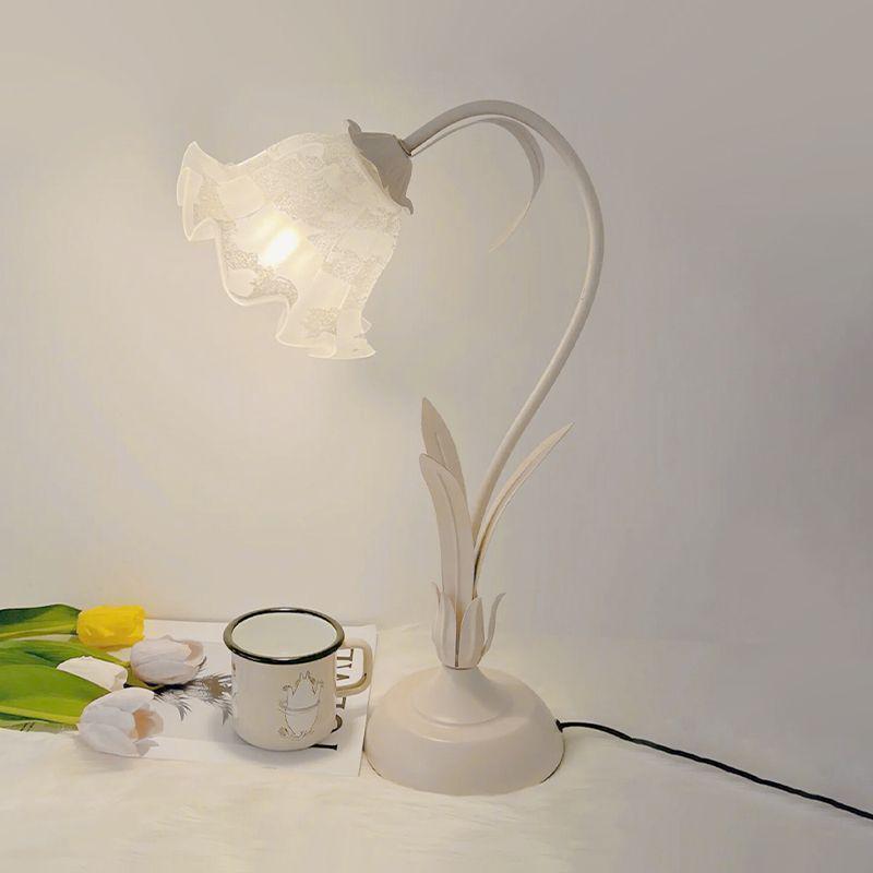 Romantic LED Bedside Table Lamp – Ideal Girl's Birthday Gift & Bedroom Atmosphere Light