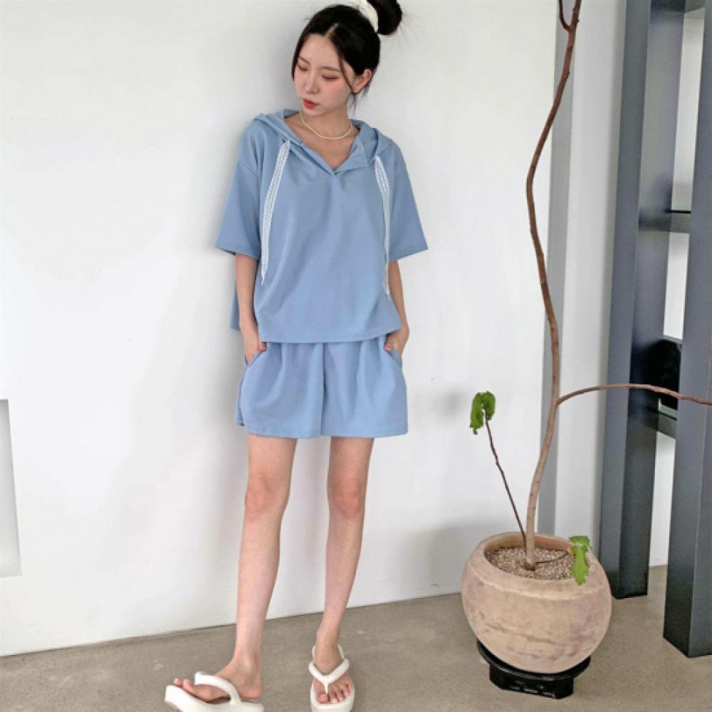 New ArrivalS Open Run Women S Hooded ShorT Sleeve T ShirT And Lace STring ShorTS