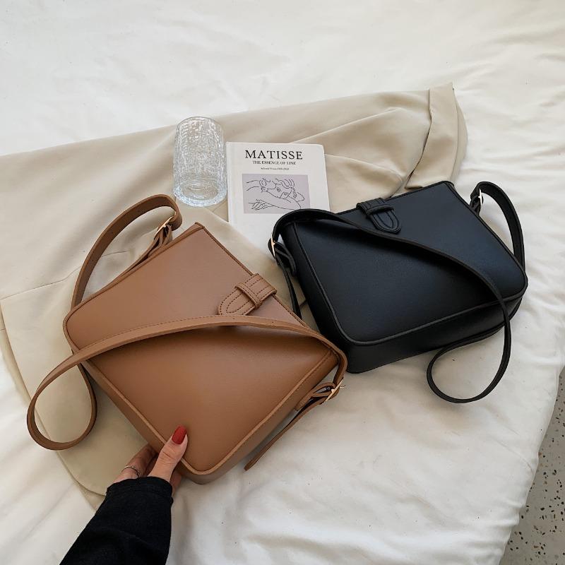 Fashionable Large-capacity Crossbody Bag with Shoulder Strap - Versatile Commuter Bucket Bag