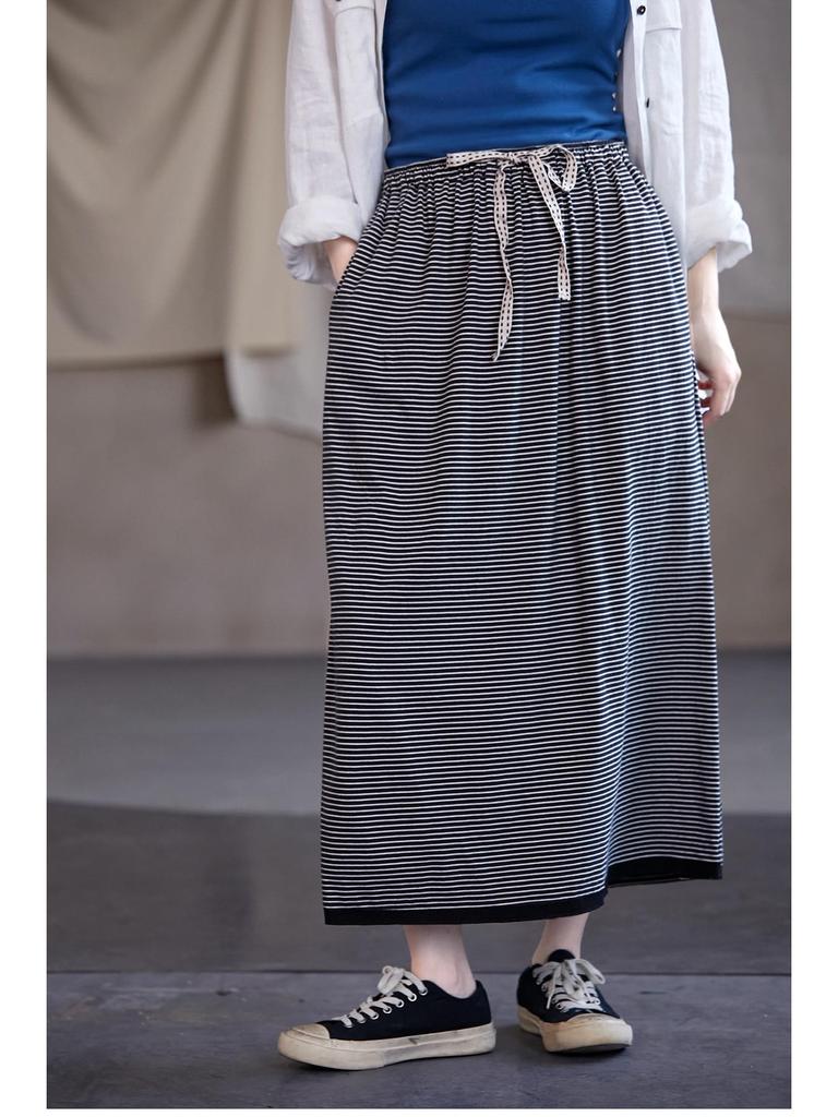 Artistic Retro Black Knit Midi Skirt with Soft Elastic Waist