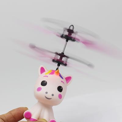 Induktions-Einhorn-Hubschrauber-Spielzeug-Aufhängung, fallfestes Kinder-Induktions-Flugzeug-Spielzeug