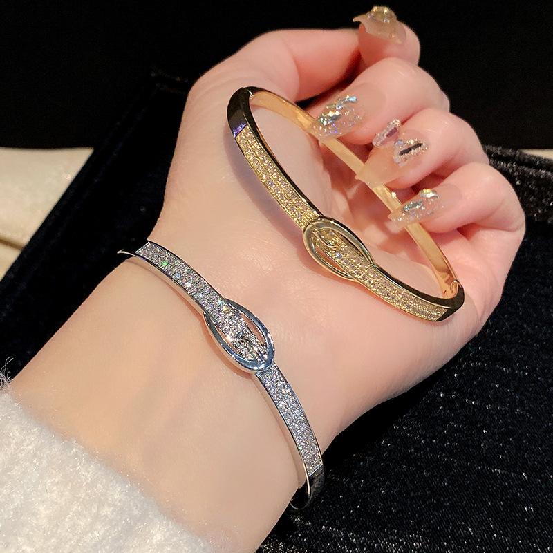European and American Fashion, Simple and High-end, Shiny Electric Inlaid Zircon Bracelet for Women